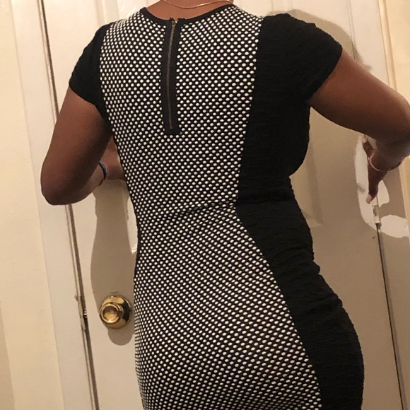 Dress.  A lot of stretch - Picture 2 of 2